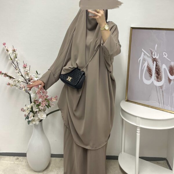 Taupe