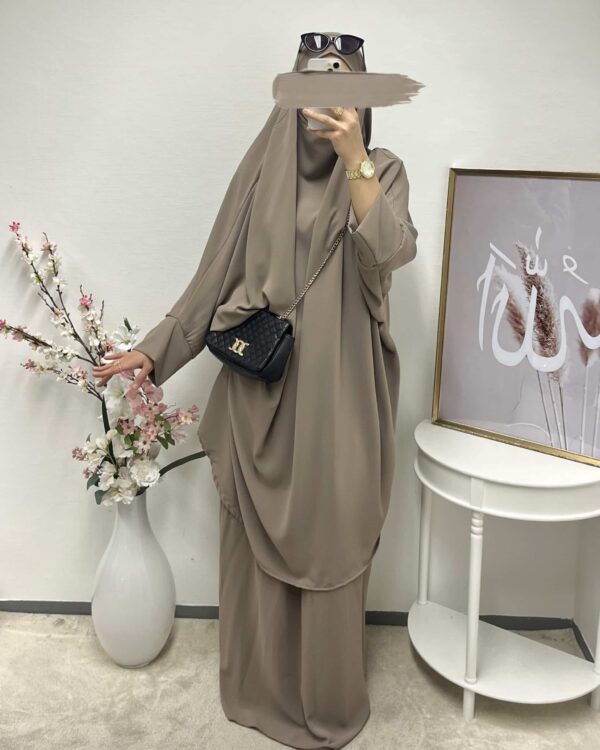 Taupe