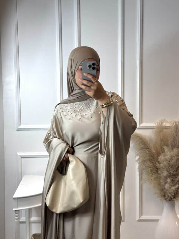 Taupe